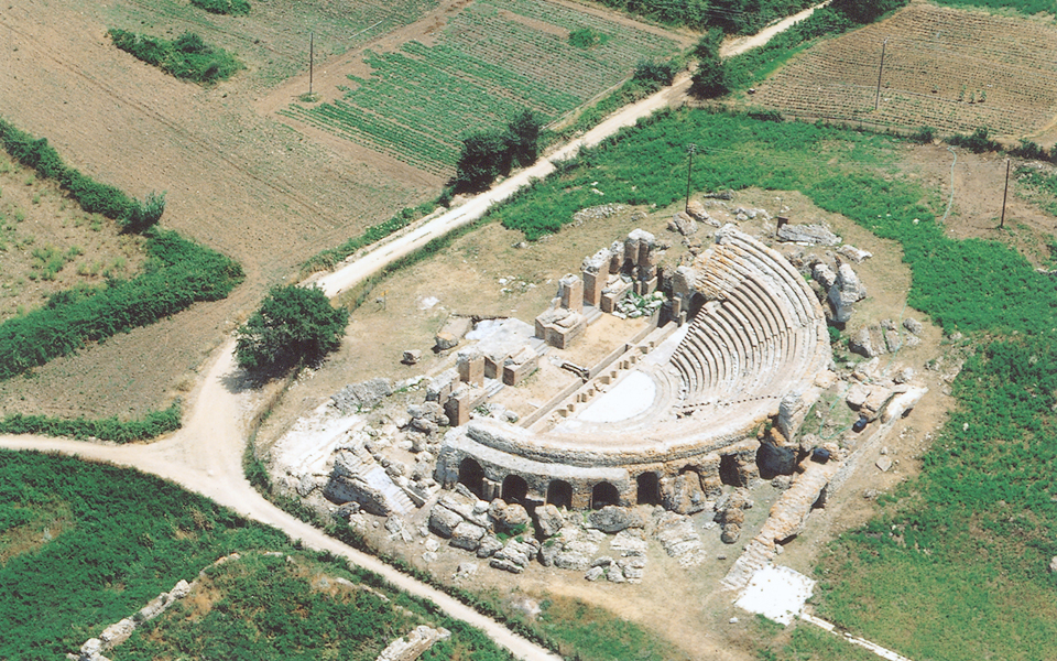 από-την-πρέβεζα-στο-νεκρομαντείο-2164870