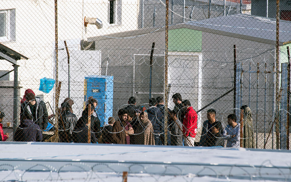 βοήθεια-σε-πρόσφυγες-με-λάθος-τρόπο-2165961