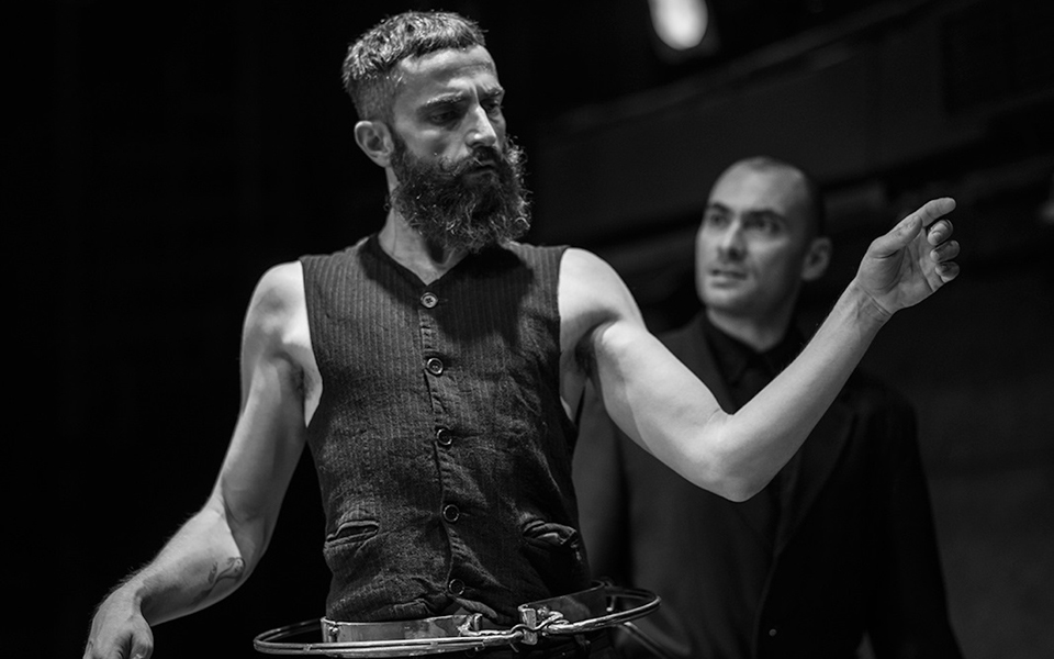 η-μοναξιά-του-βασιλιά-και-ο-ρόλος-ελέω-2163648