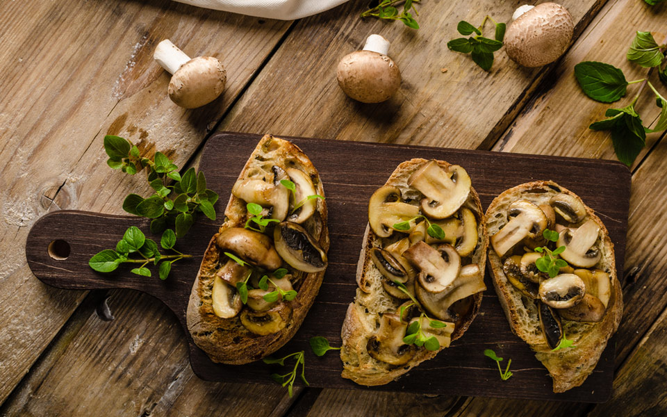 μπρουσκέτες-με-μανιτάρια-σοτέ-με-μουσ-2166387