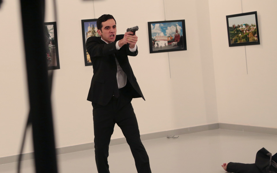 kαρέ-καρέ-η-δολοφονία-του-ρώσου-πρέσβ-2166451