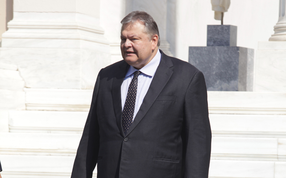 αποστάσεις-βενιζέλου-από-τη-γραμμή-2165952