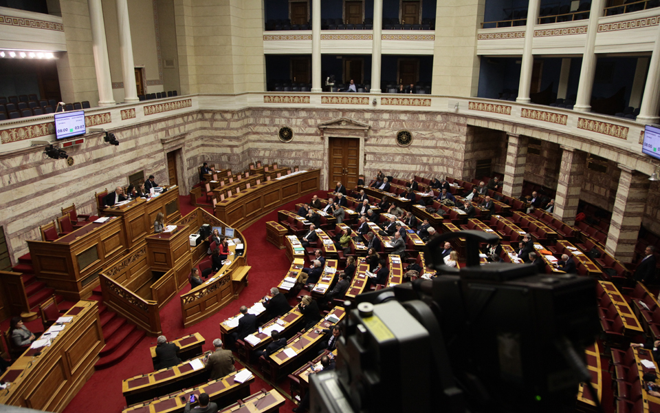 βουλή-υπερψηφίστηκε-το-έκτακτο-βοήθη-2165881