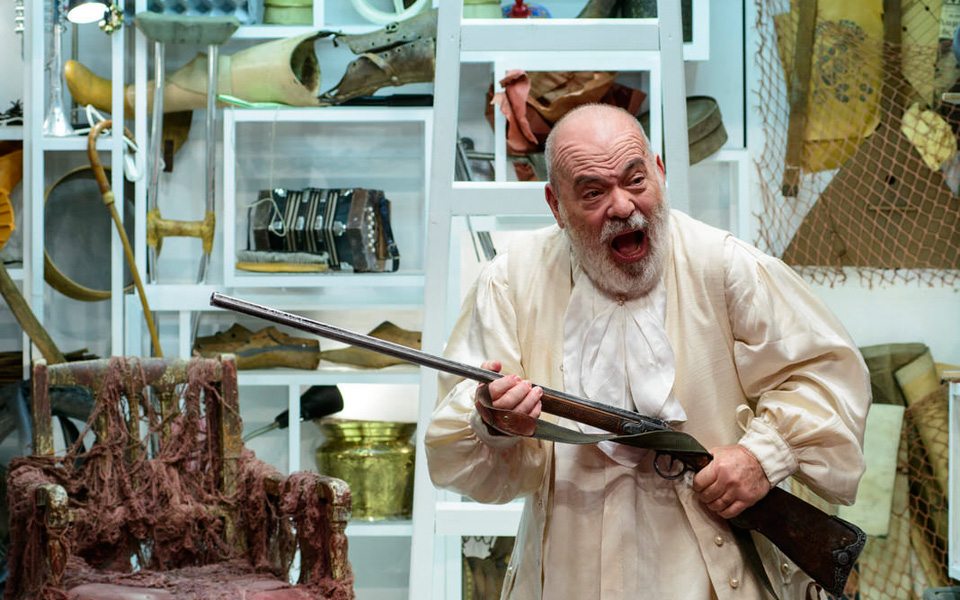 χρ-βαλαβανίδης-ενα-γέλιο-που-ο-θεατής-2168008