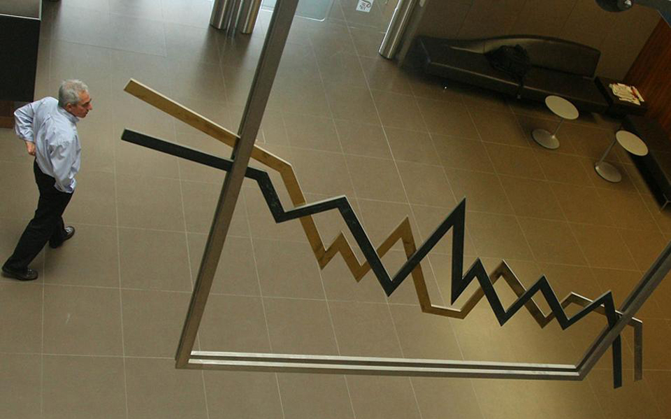 πτώση-τραπεζικών-μετοχών-στο-χρηματι-2166435