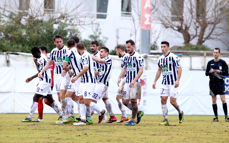 μόνος-πρώτος-στη-φούτμπολ-λιγκ-έμεινε-2168645