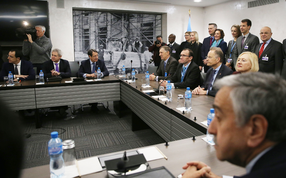 σε-τεντωμένο-σχοινί-το-κυπριακό-2169207