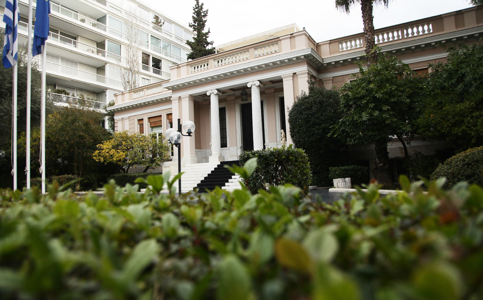 xαμηλά-ο-πήχυς-για-την-αξιολόγηση-2169247