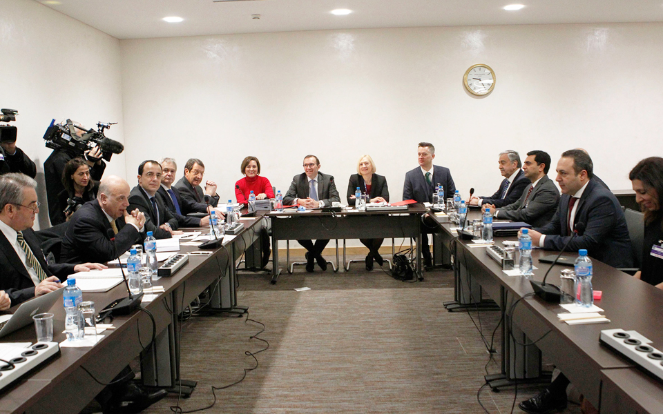 μετ-εμποδίων-οι-συνομιλίες-στη-γενεύ-2169393