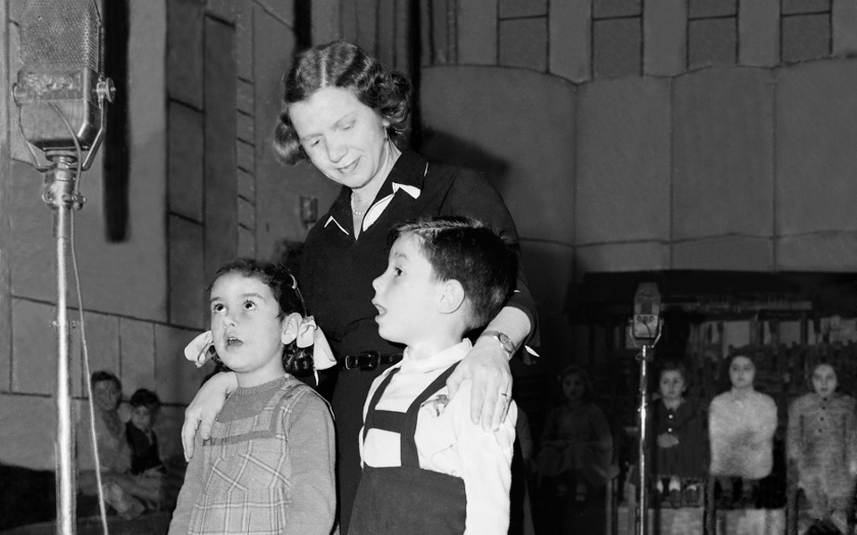 η-χαρισματική-θεία-λένα-σε-ένα-μεγάλο-α-2170427