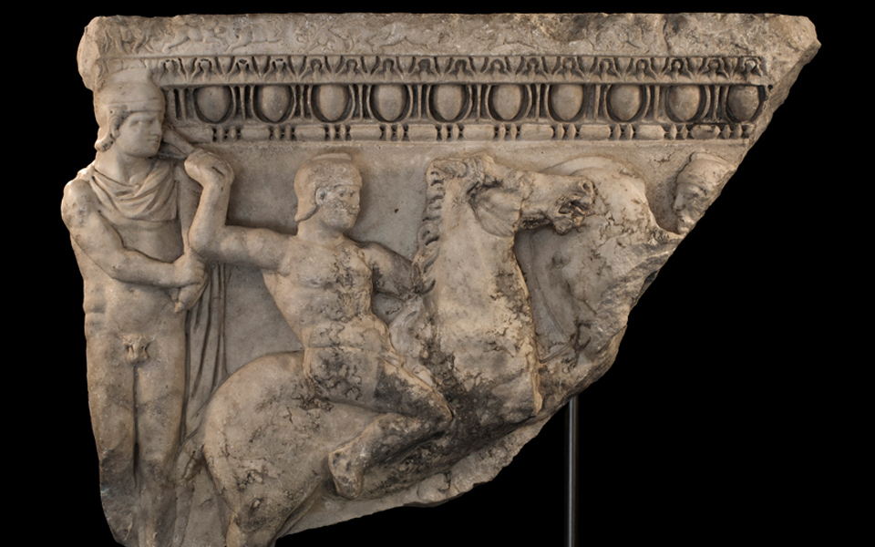 κυνηγός-αρχαιοκαπήλων-2170612