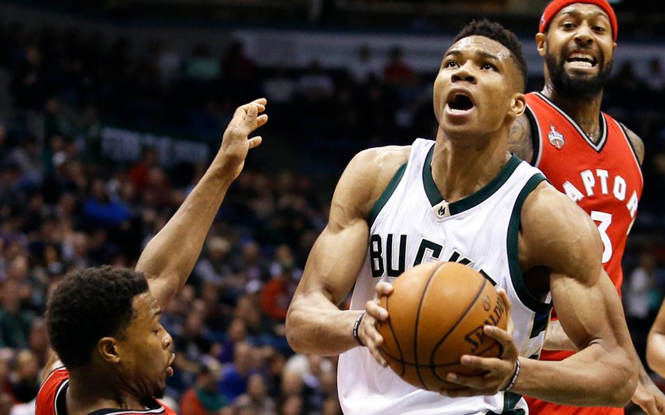 γράφει-ιστορία-ο-γ-αντετοκούνμπο-2171204