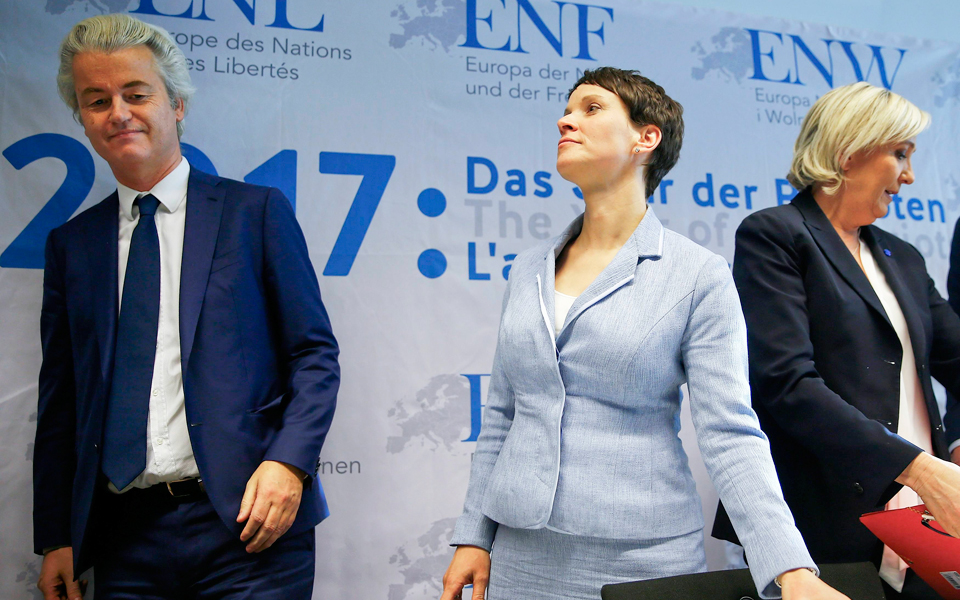 λεπέν-ζούμε-το-τέλος-ενός-κόσμου-και-τη-2171513