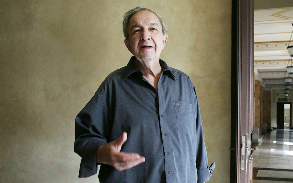 σπύρος-ευαγγελάτος-παθιασμένος-αεικ-2171679