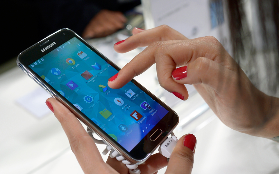 συχνός-έλεγχος-emails-αυξάνει-το-άγχος-2171733