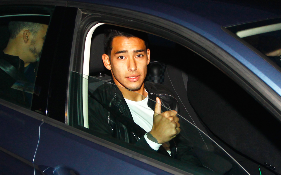 hρθε-και-υπογράφει-στην-αεκ-ο-αραούχο-2172146