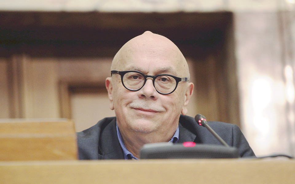 παρατράγουδα-αλλά-με-βάθος-2172235