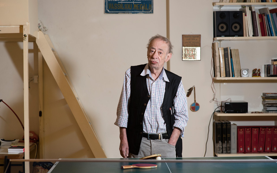 βασίλης-αλεξάκης-ισως-είναι-χρήσιμε-2169691