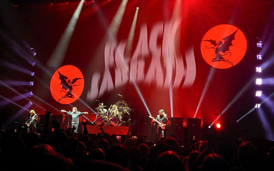 το-heaven-and-hell-των-black-sabbath-η-απογείωση-του-dio-2172550