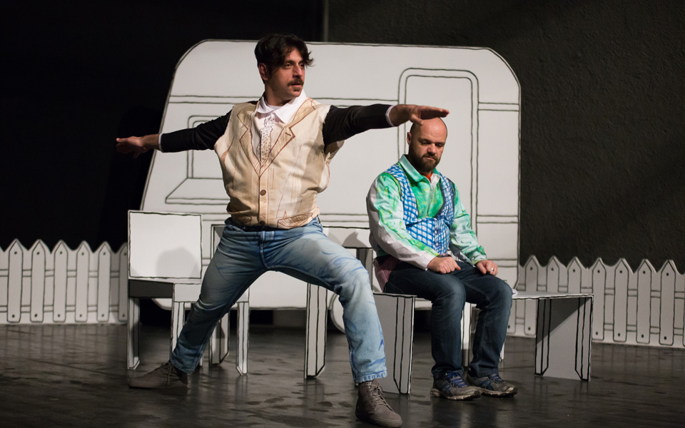 ανάμεσα-στην-πραγματικότητα-και-στην-2169705