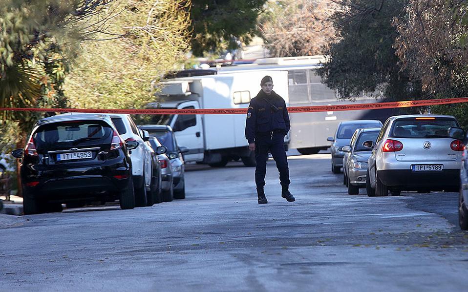 καλάσνικοφ-και-πυρομαχικά-στο-κρησφύ-2169029