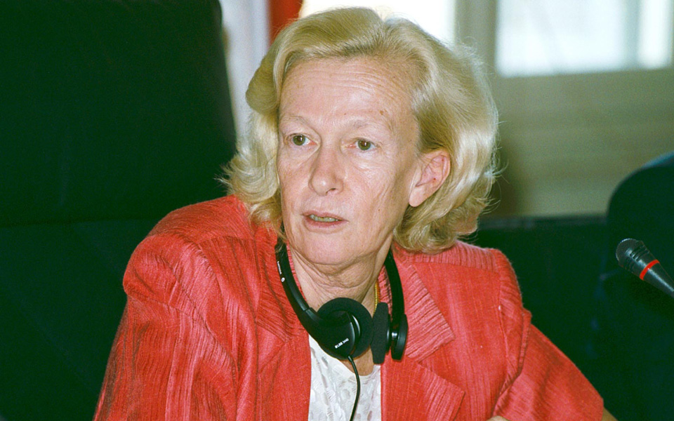 νικόλ-φοντέν-περισσότερη-ευρώπη-η-απά-2172503