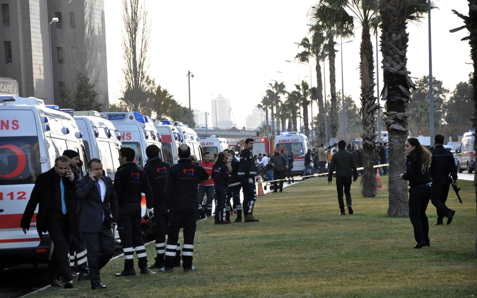 σμύρνη-εκρηξη-και-ένοπλη-σύγκρουση-έξ-2168762