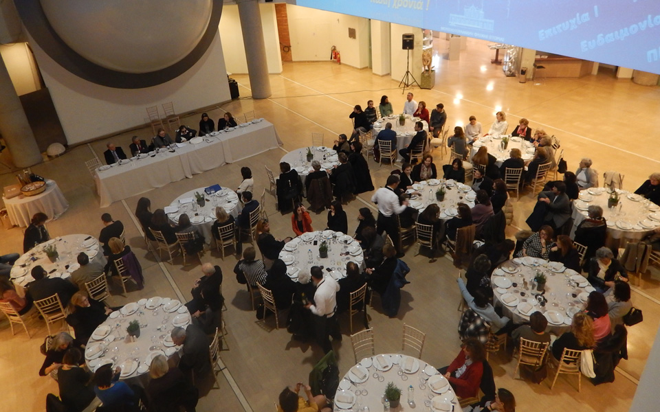 mε-δύναμη-και-αισιοδοξία-μπαίνει-στο-2017-τ-2173766