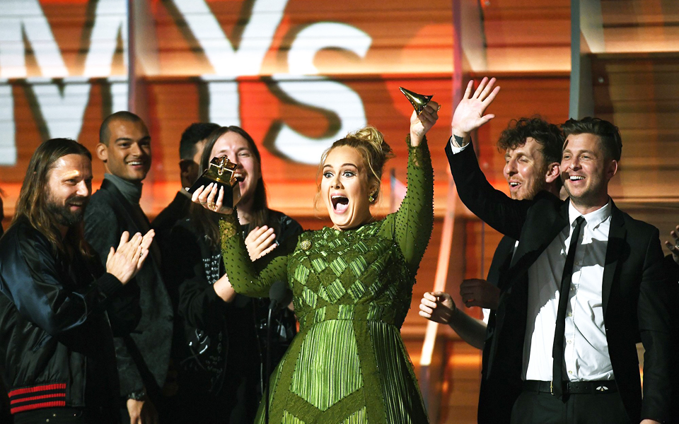 σάρωσαν-η-αντέλ-και-ο-τραμπ-2175247