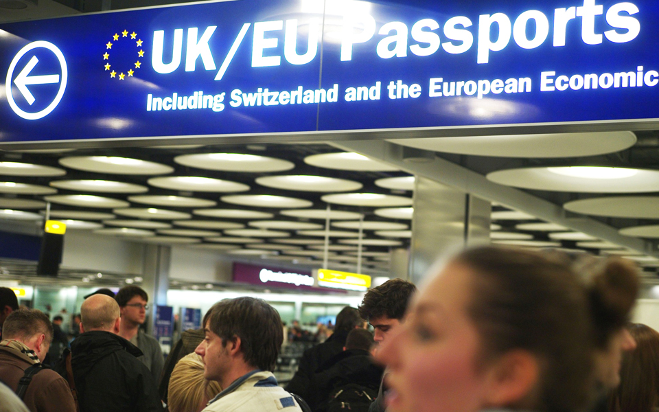 φυγή-50-000-ευρωπαίων-εργαζομένων-από-τη-βρ-2175635