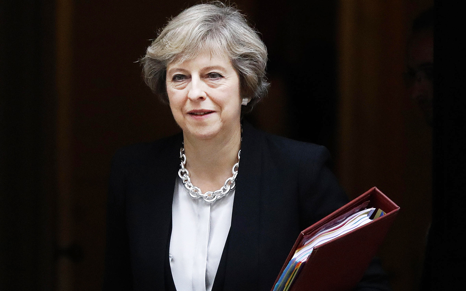 η-ε-ε-καλεί-τη-βρετανία-να-καταβάλει-εγ-2176422