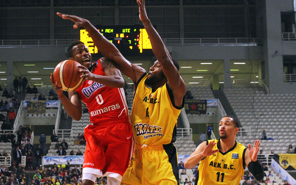 εύκολη-πρόκριση-της-αεκ-που-στρέφεται-2176612