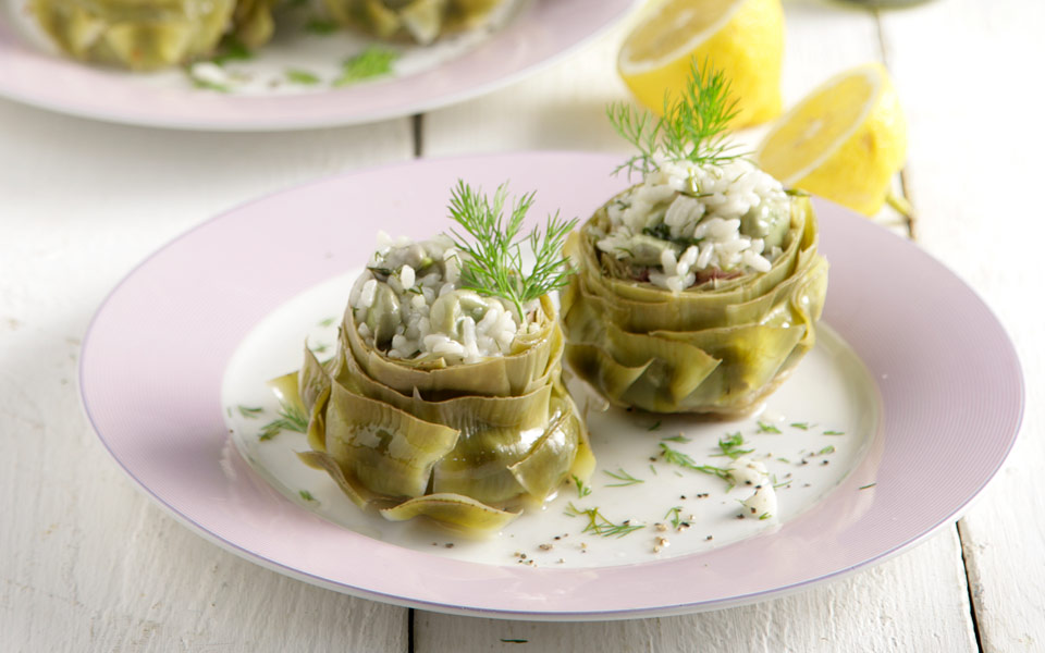 λαδερές-αγκινάρες-γεμιστές-με-κουκιά-2173007