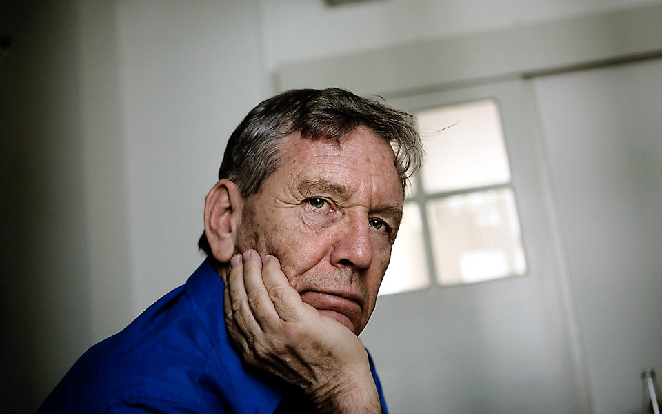 αμος-οζ-τα-όνειρα-μας-κάνουν-ανθρώπου-2177228