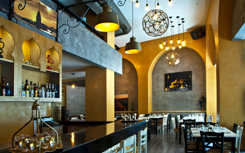 μπάρμπα-αλέξης-παστουρμαλί-και-χούμο-2175077