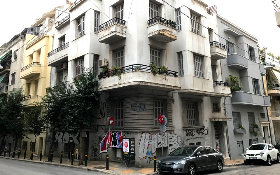 η-άσημη-γωνία-δροσοπούλου-και-τροίας-2173265