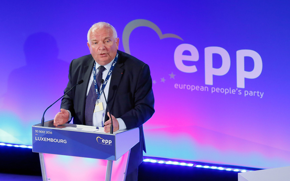 ζοζέφ-ντολ-το-δντ-πρέπει-να-συμμετέχε-2177115