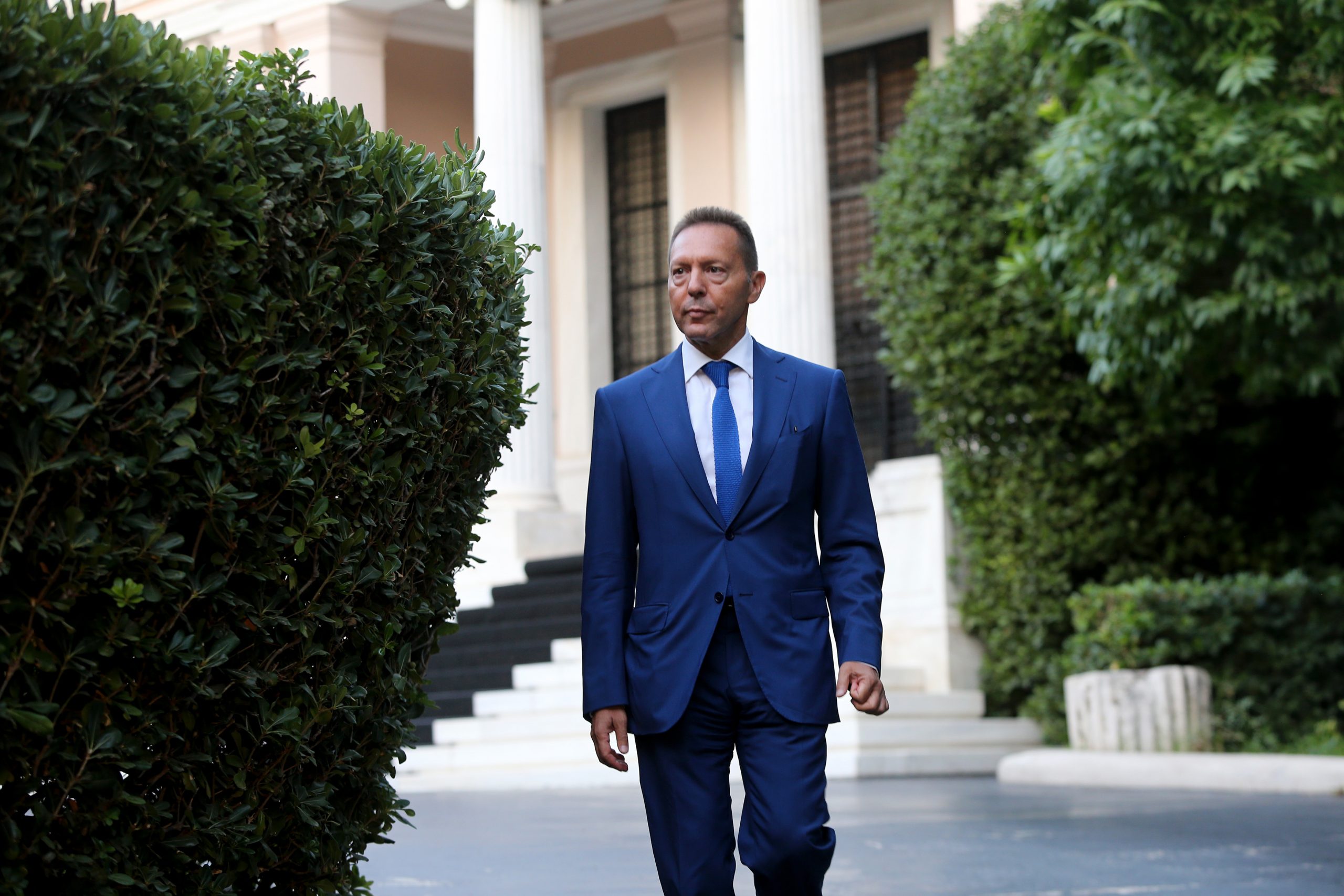 στουρνάρας-η-έξοδος-από-το-ευρώ-θα-είν-2175101