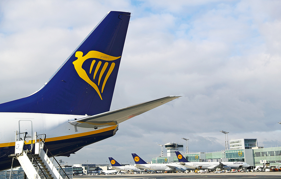 η-ryanair-μειώνει-τις-διαθέσιμες-θέσεις-της-σ-2173568