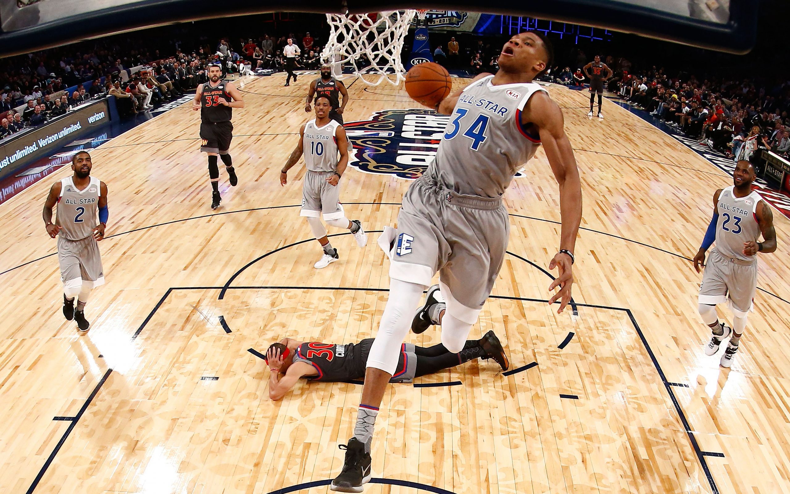 σόου-αντετοκούνμπο-στο-all-star-game-η-συγκινητ-2176278