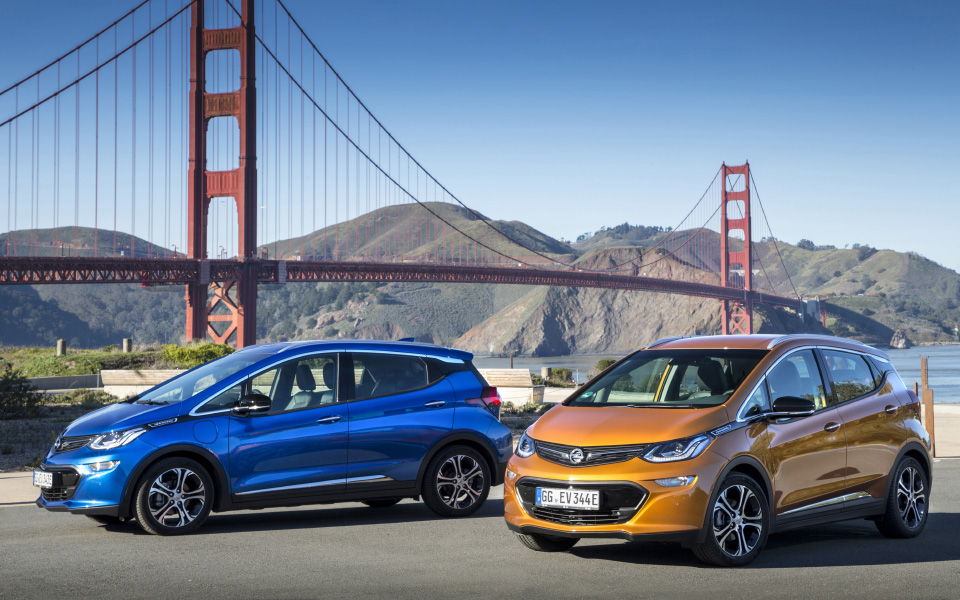 το-opel-ampera-e-εντυπωσιάζει-με-την-προηγμένη-ηλ-2176386