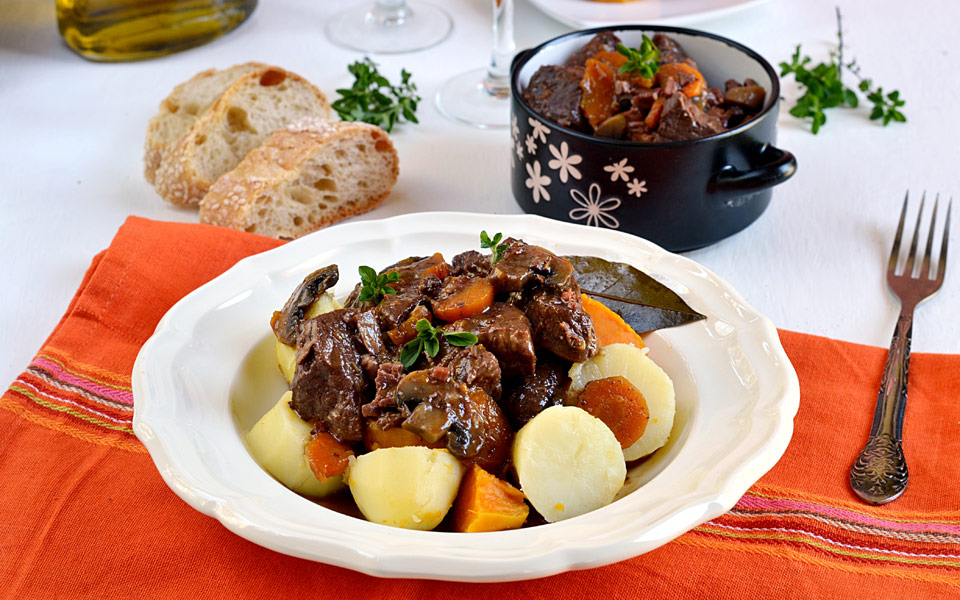 κρασάτο-μοσχάρι-βουργουνδίας-2173167