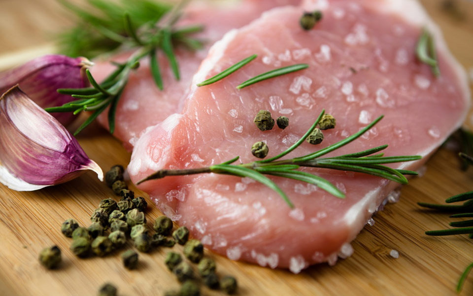 κρεατικά-αλατίζουμε-πριν-ή-μετά-το-ψήσ-2175304