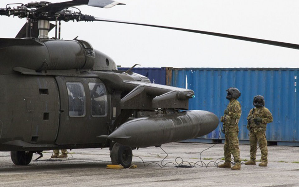 η-συναρμολόγηση-των-οκτώ-black-hawk-της-10ης-τα-2177507