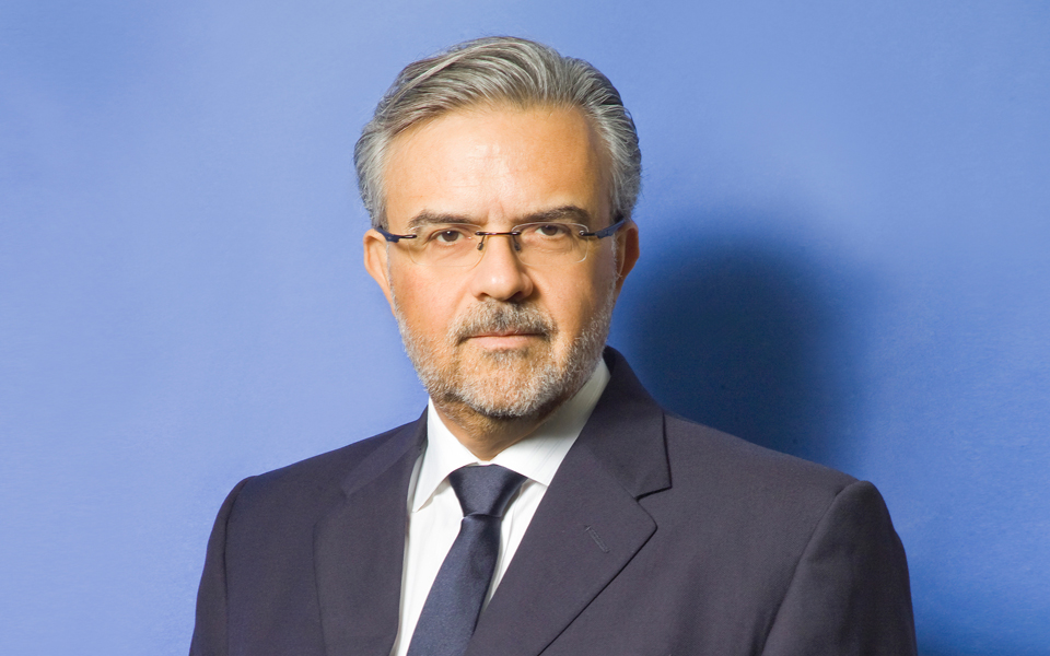 ο-κ-χρ-μεγάλου-στο-τιμόνι-της-πειραιώς-2178999