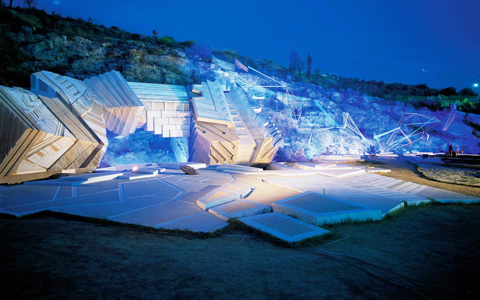 νέλλα-γκόλαντα-η-καλλιτέχνις-που-σμί-2180154