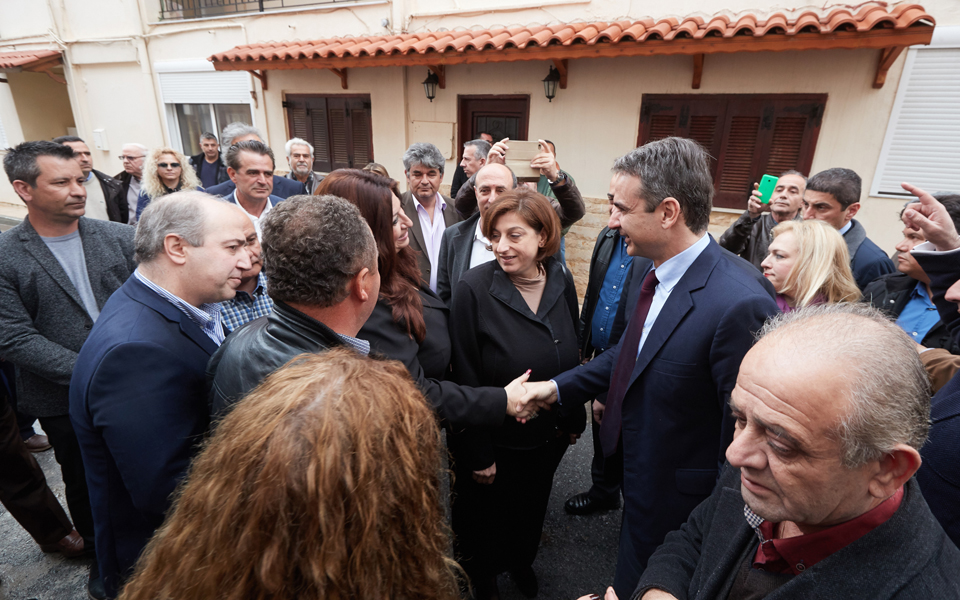 μητσοτάκης-βρέχει-λεφτά-και-εμείς-κρ-2180072