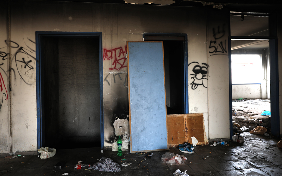 η-λεηλασία-του-σχολείου-που-δεν-λειτού-2178334