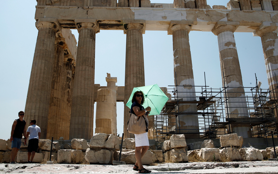 35-εκατ-αφίξεις-και-20-δισ-τουριστικά-έσοδ-2181045