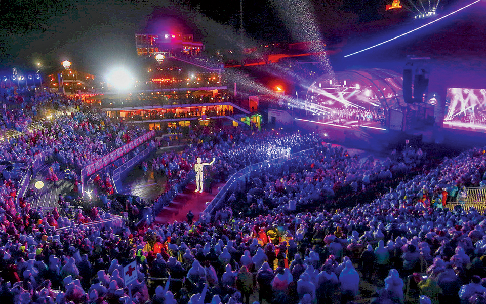 το-πιο-θερμό-χειροκρότημα-στην-πανηγυ-2181340